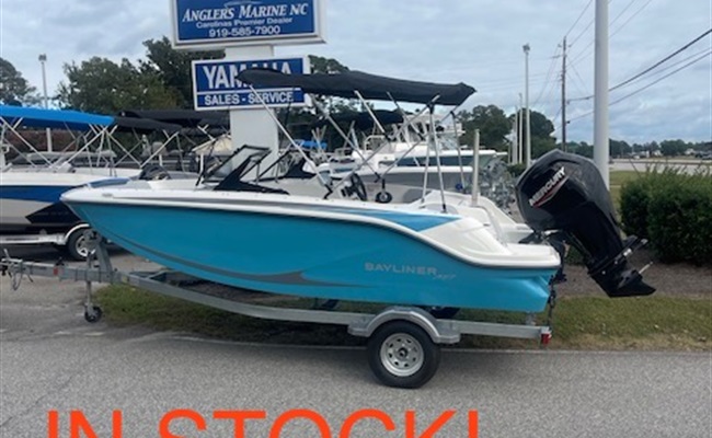 2026 Bayliner M17 Impulse Blue